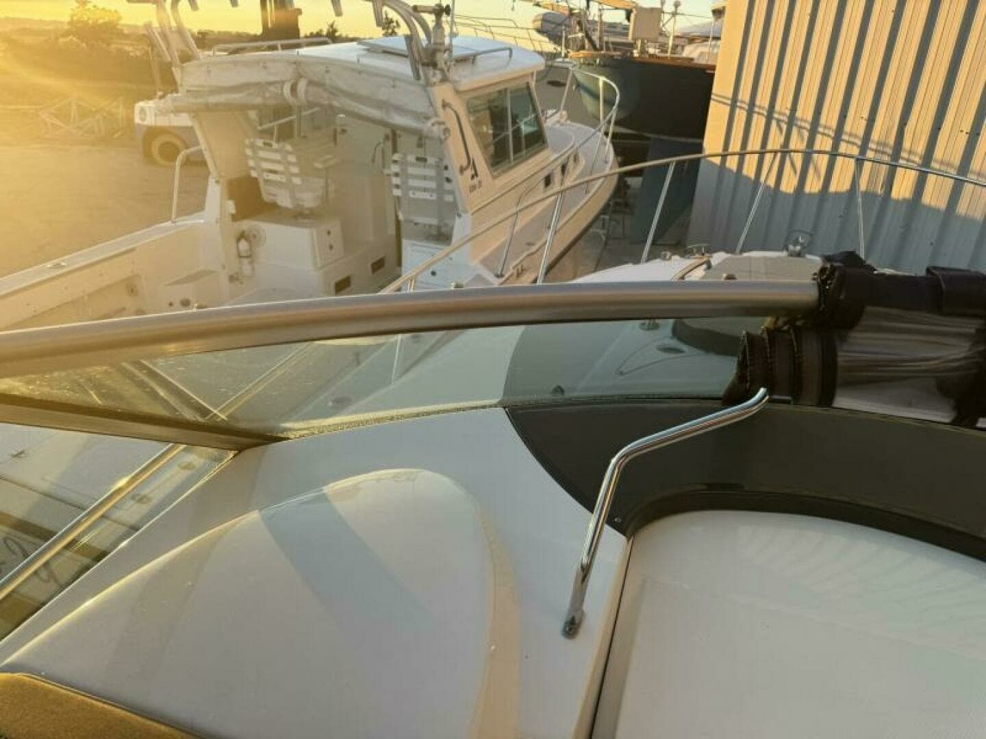 2018 Monterey 295 Sport Yacht - Image 28