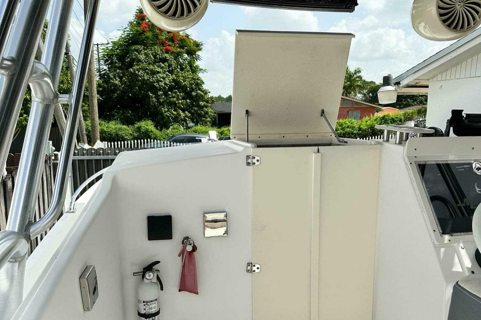 1989 Mako 25 Cuddy - Image 8