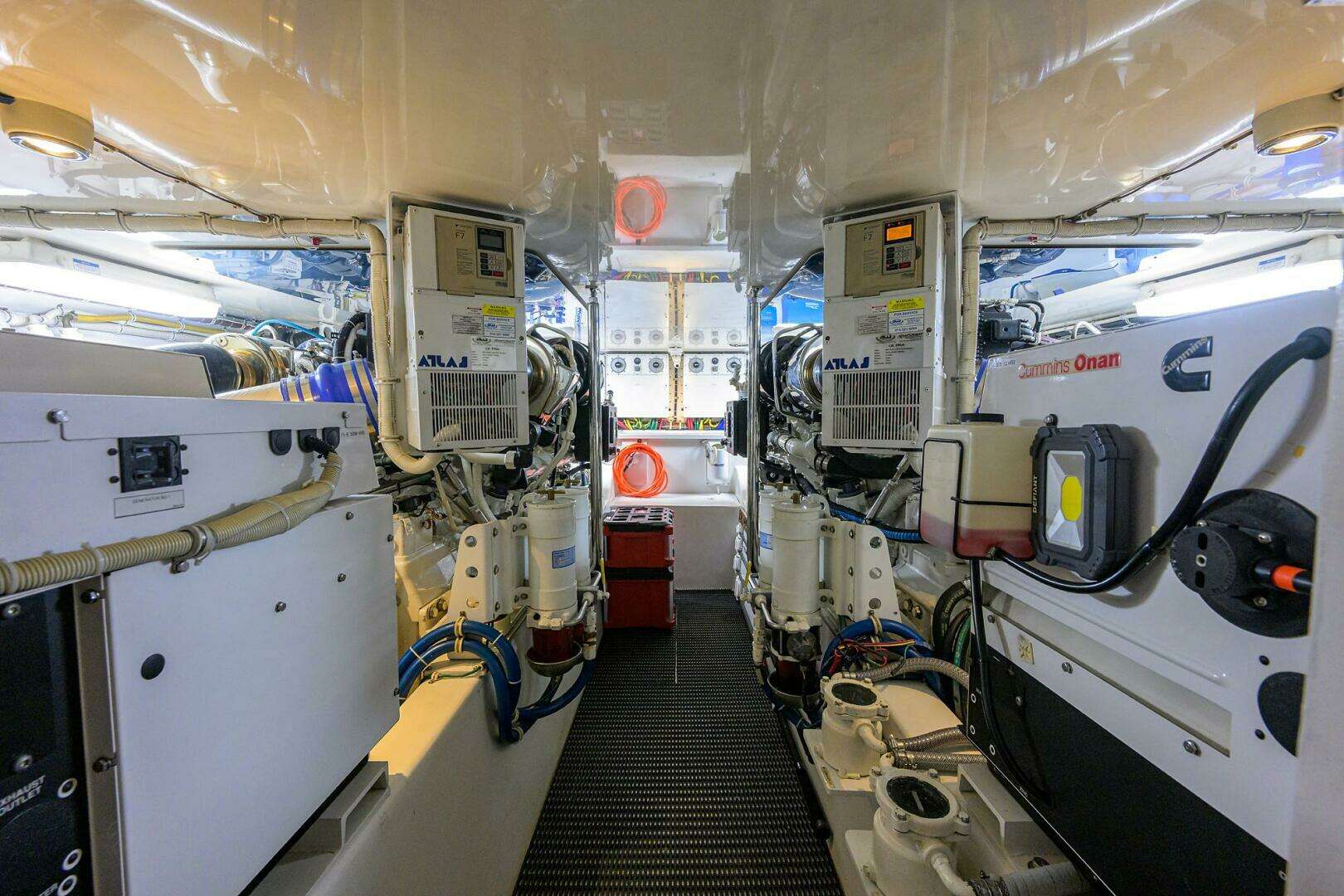 2013 Hatteras GT63 - Image 42