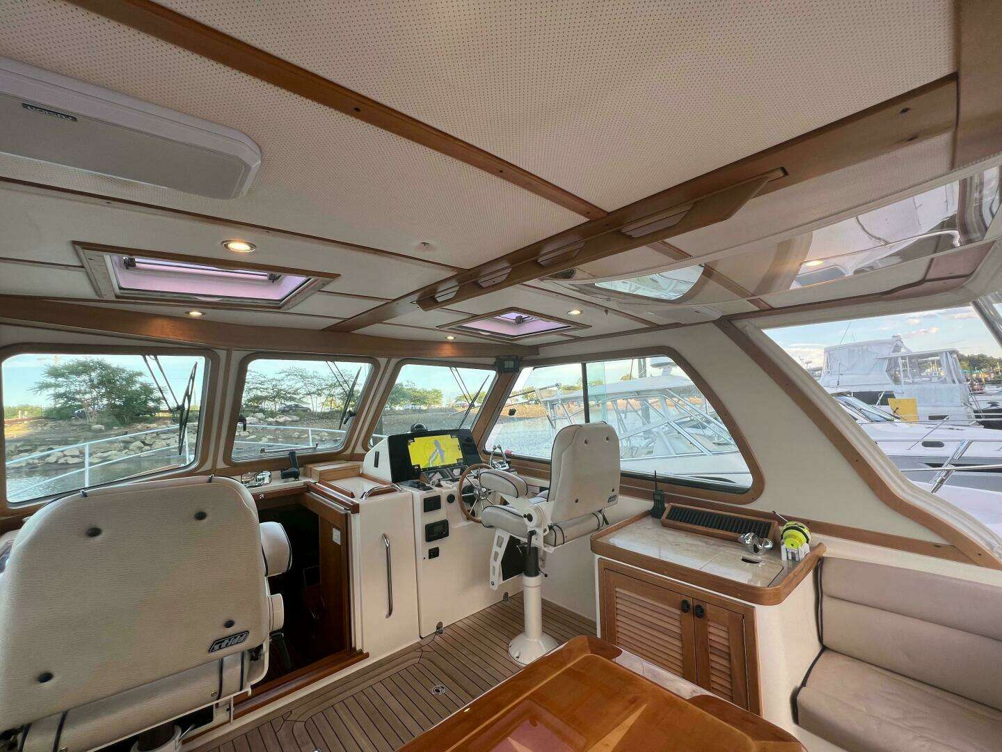 2008 Sabre 42 Hardtop Express - Image 12