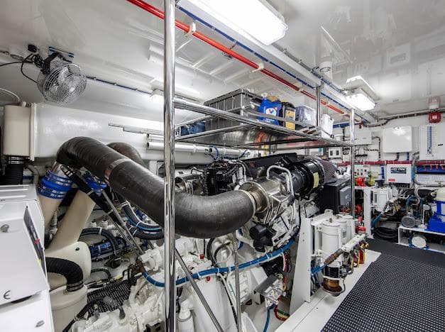 2015 Hatteras 100 Raised Pilothouse - 178