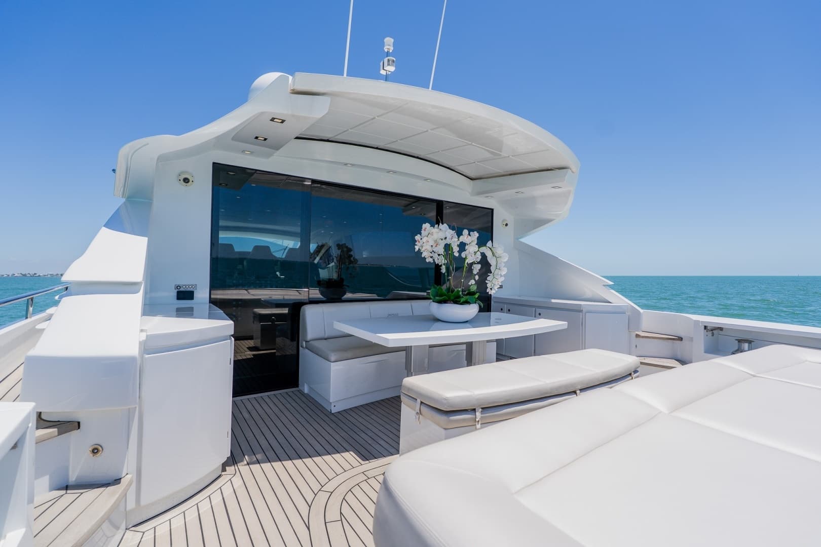 2010 Pershing 80 - Image 4