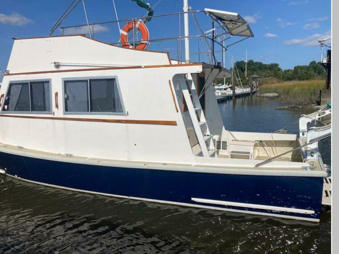 1984 Duffy Flybridge Cruiser - Image 7