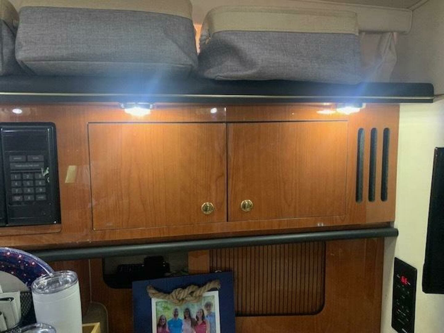 2001 Sea Ray 340 Sundancer - Image 28