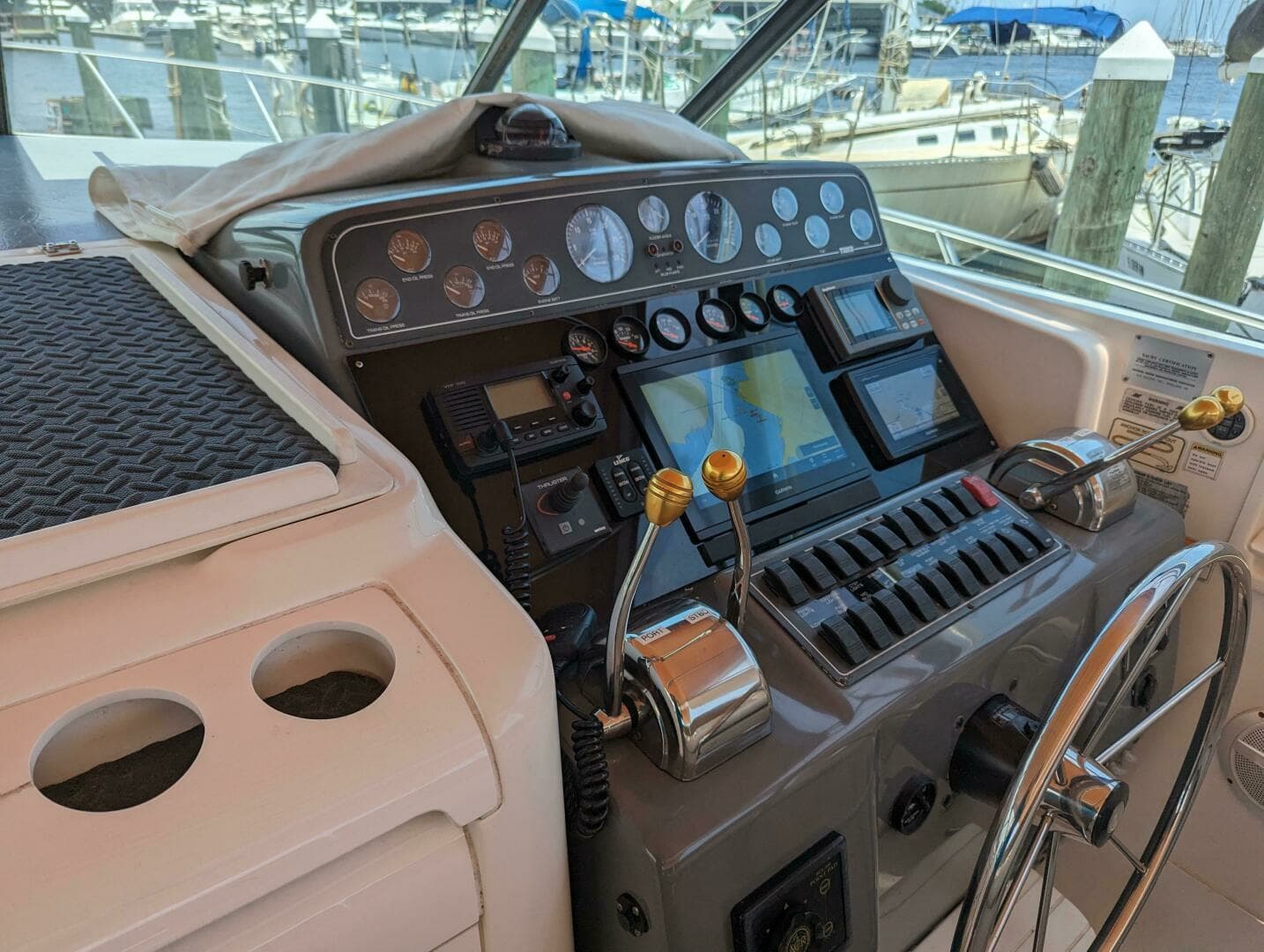 2000 Tiara Yachts 3500 Express - Image 12