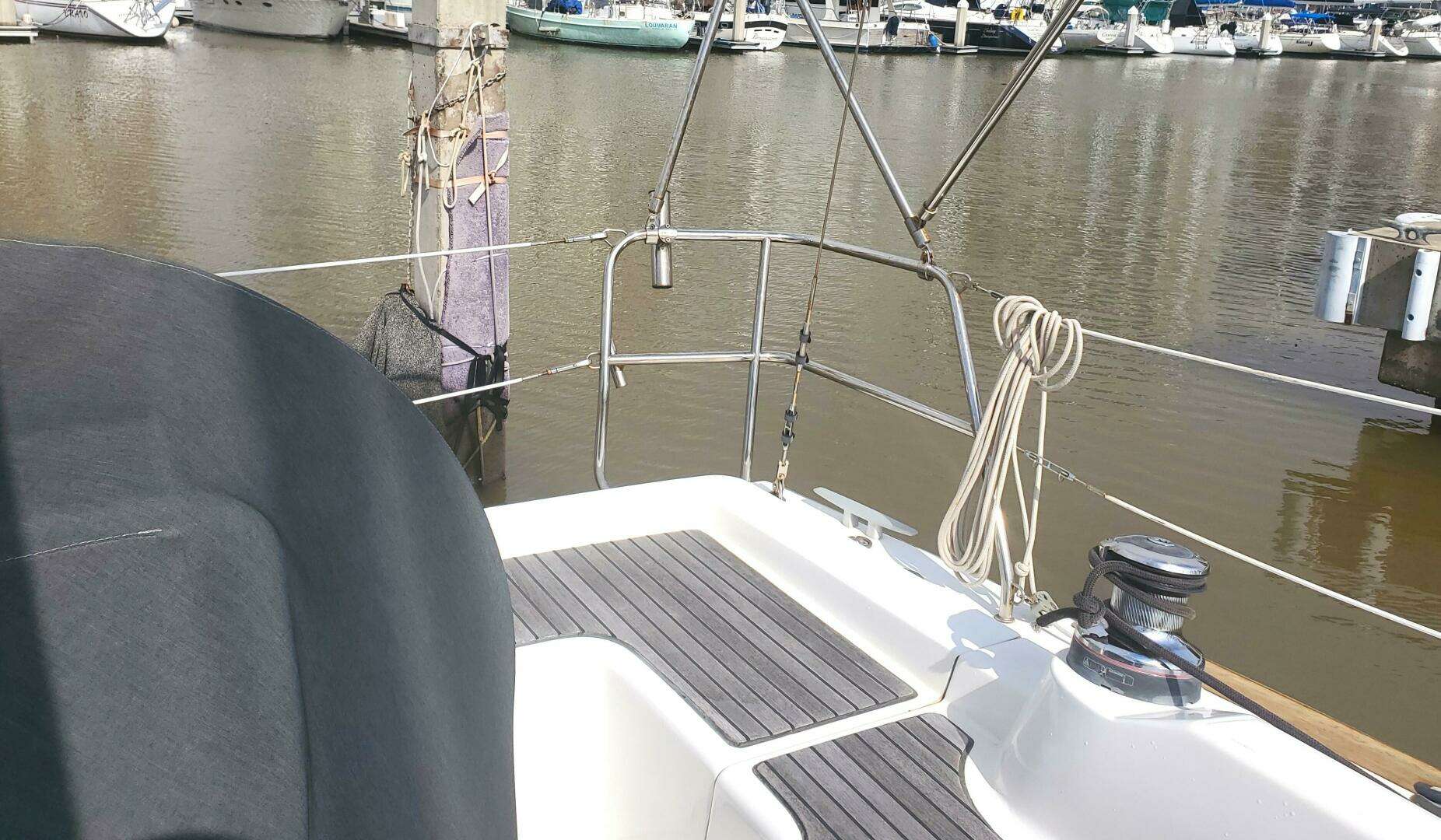 2015 Beneteau Oceanis - Image 12