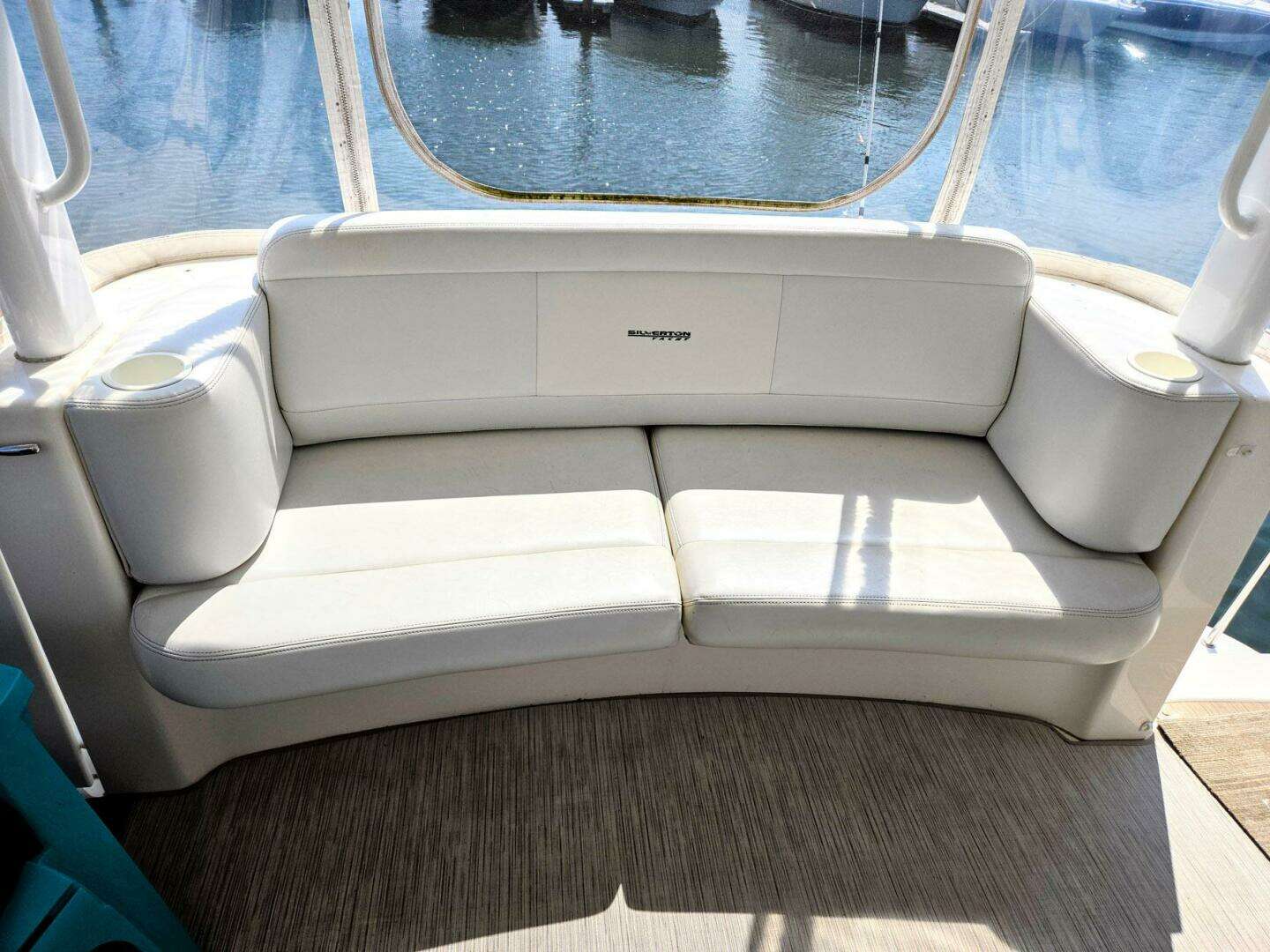 2003 Silverton 392 Aft Cabin Motor Yacht - Image 31