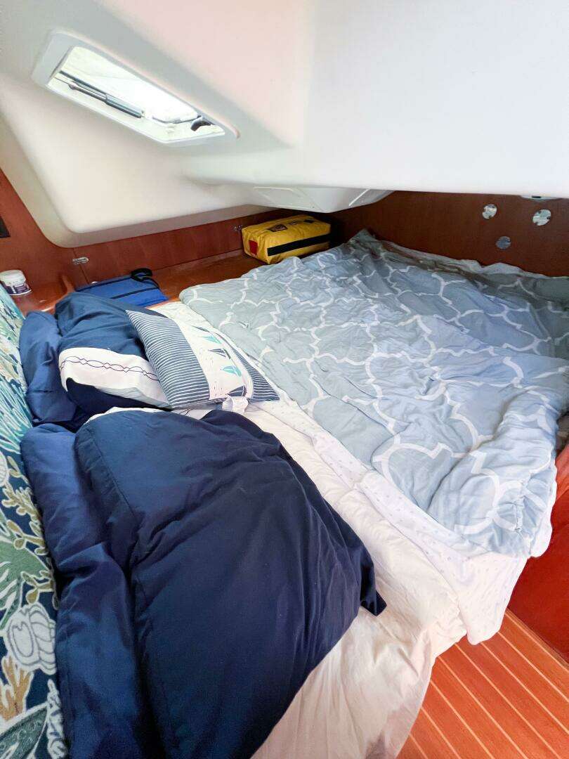 2002 Hunter 356 - Image 13
