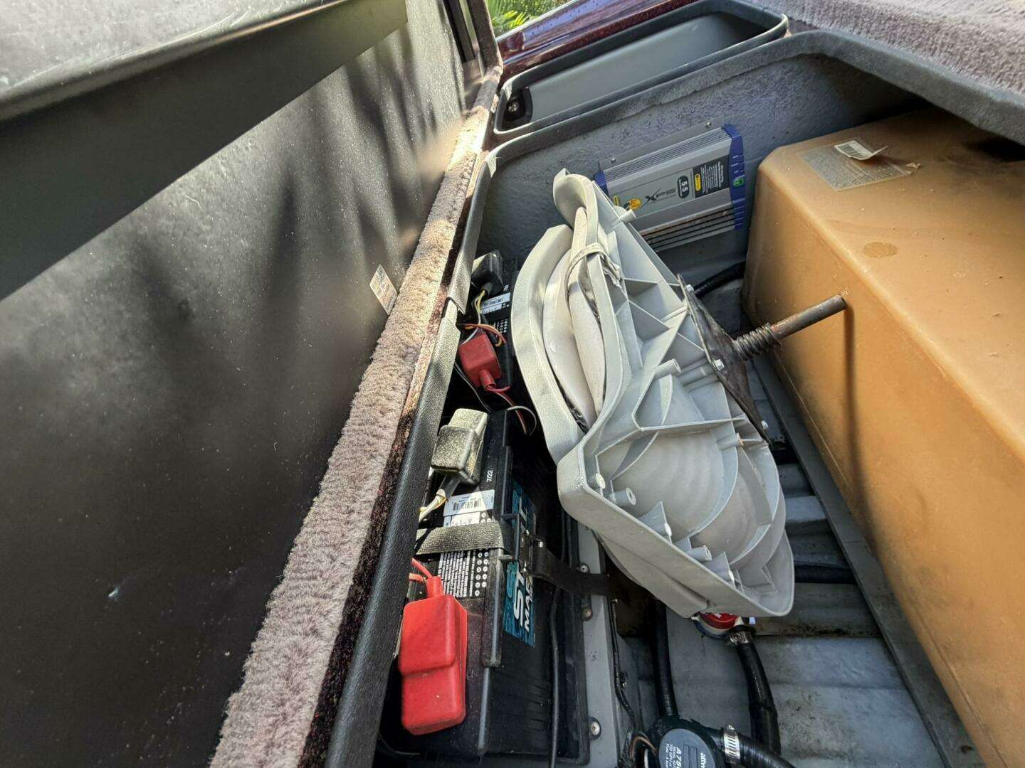 1998 Astro 20 B - Image 36