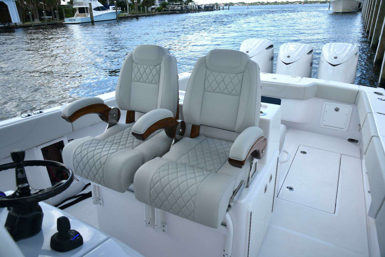 2027 Jupiter 380 LS - Image 6
