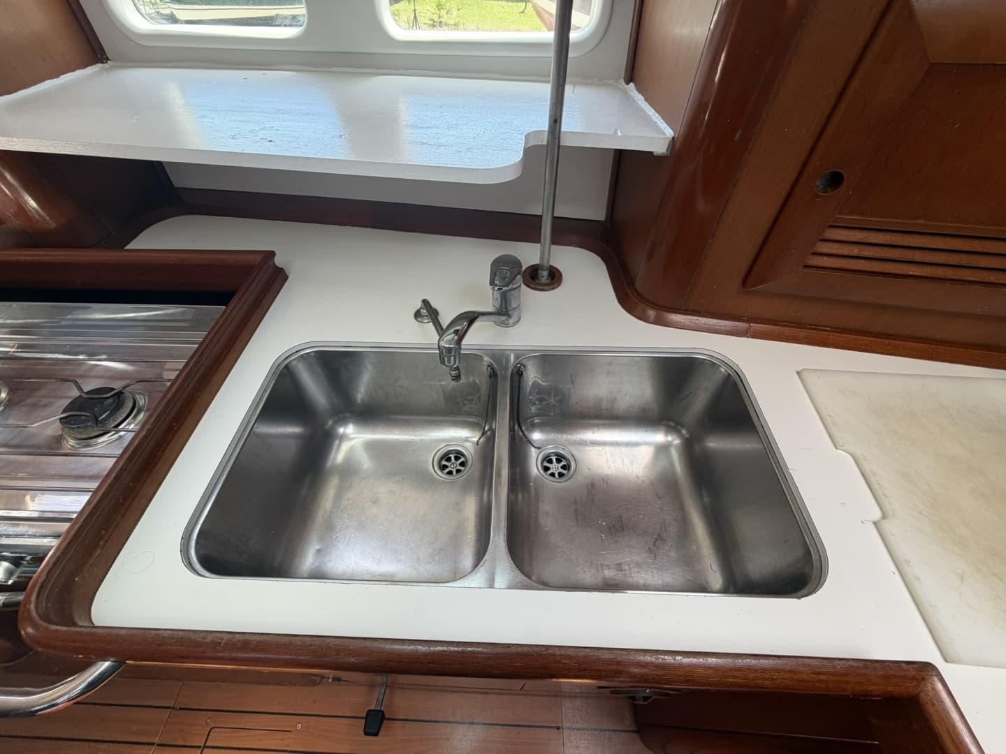 2006 Beneteau 423 - Image 100