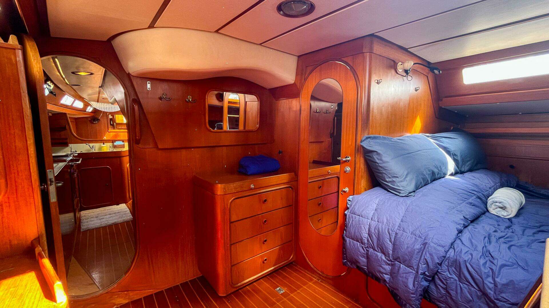 1991 Oyster Lightwave 48 - Image 11