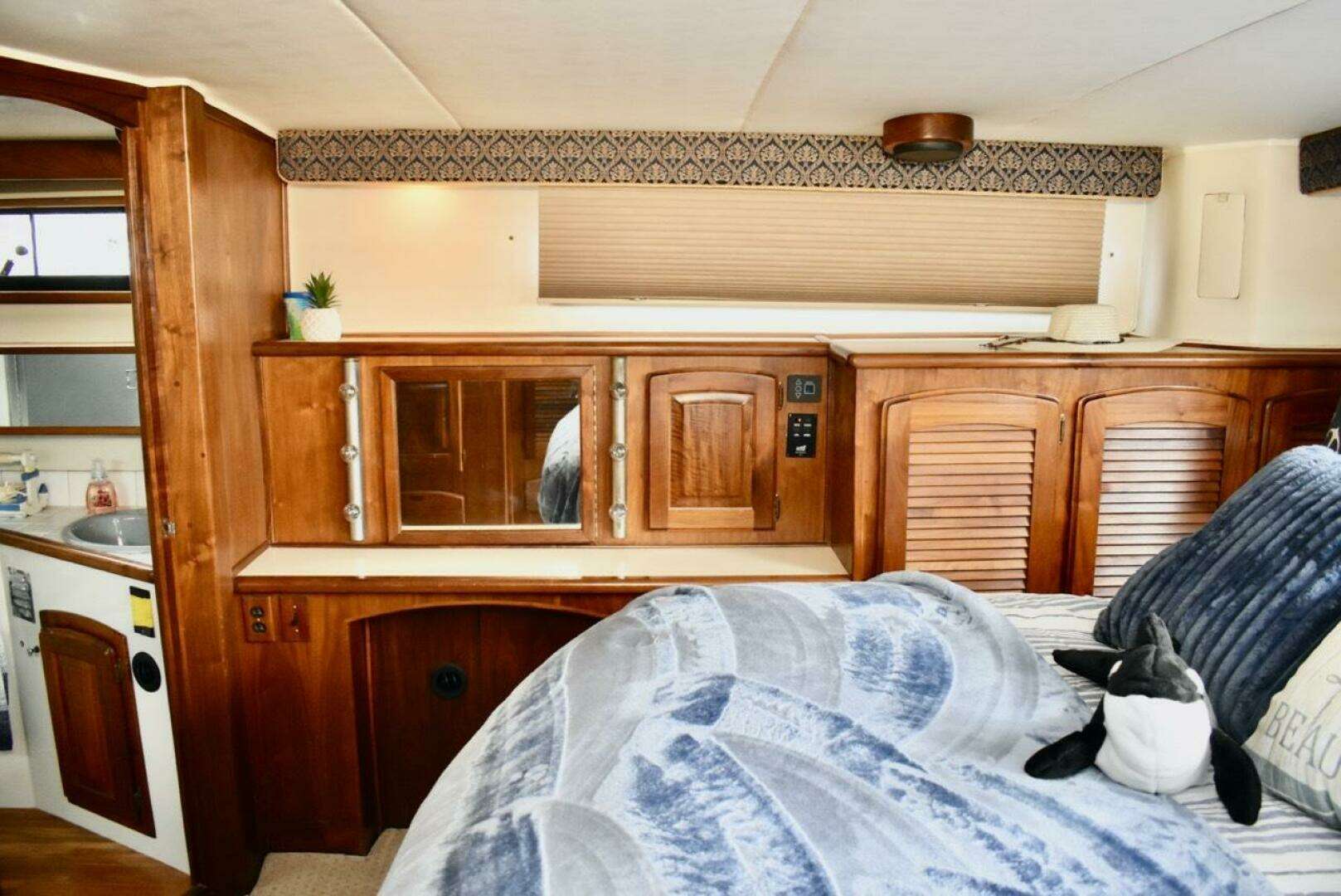 1987 Californian — - Image 28