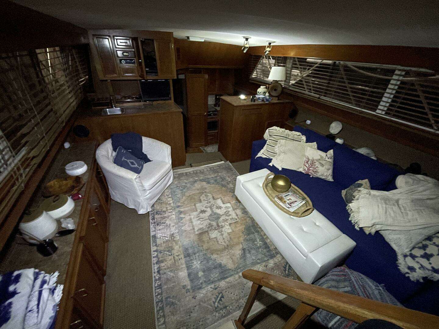 1986 Egg Harbor 40 Motor Yacht - Image 30