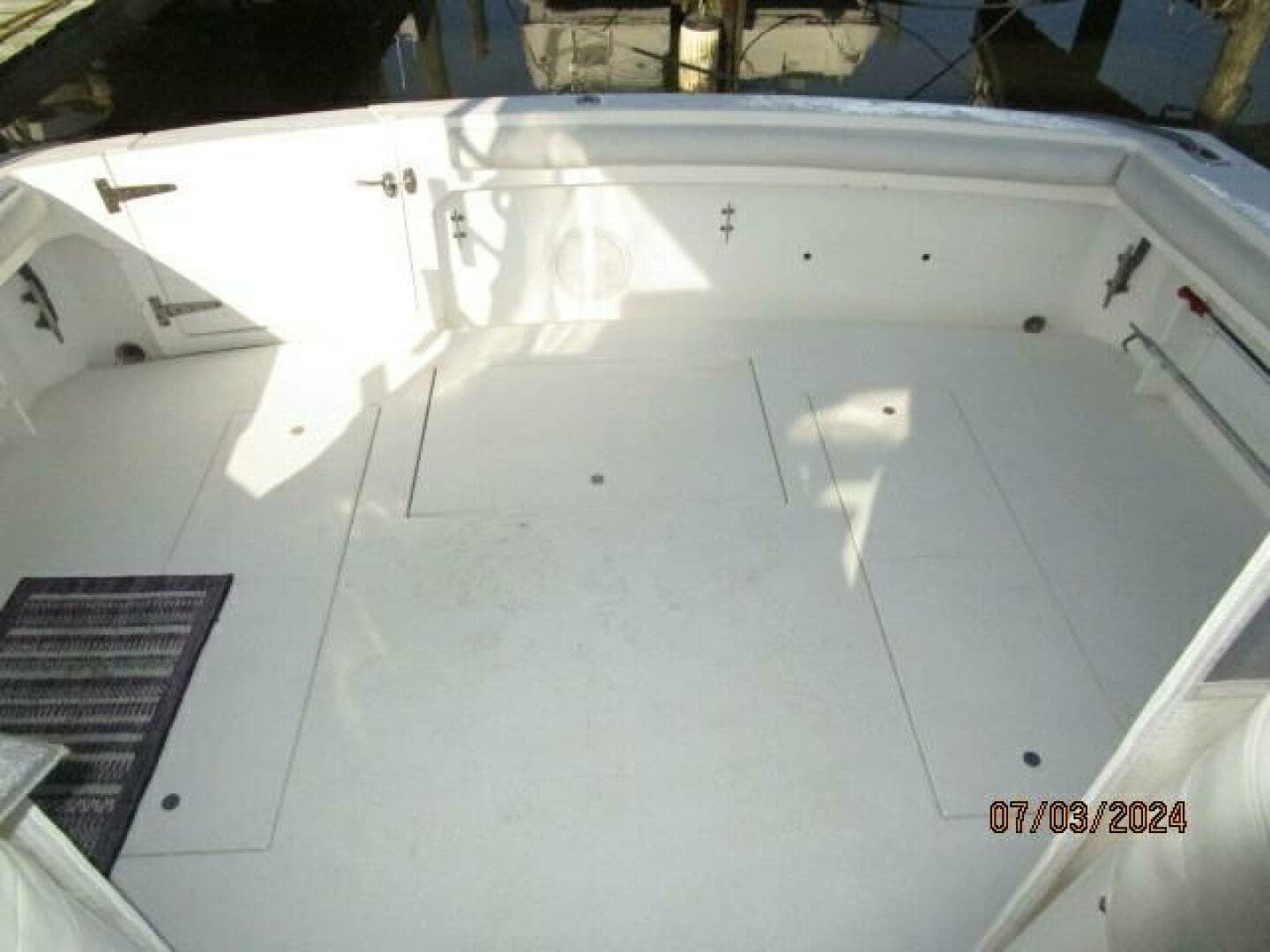 1996 Wellcraft 3300 Coastal - Image 19