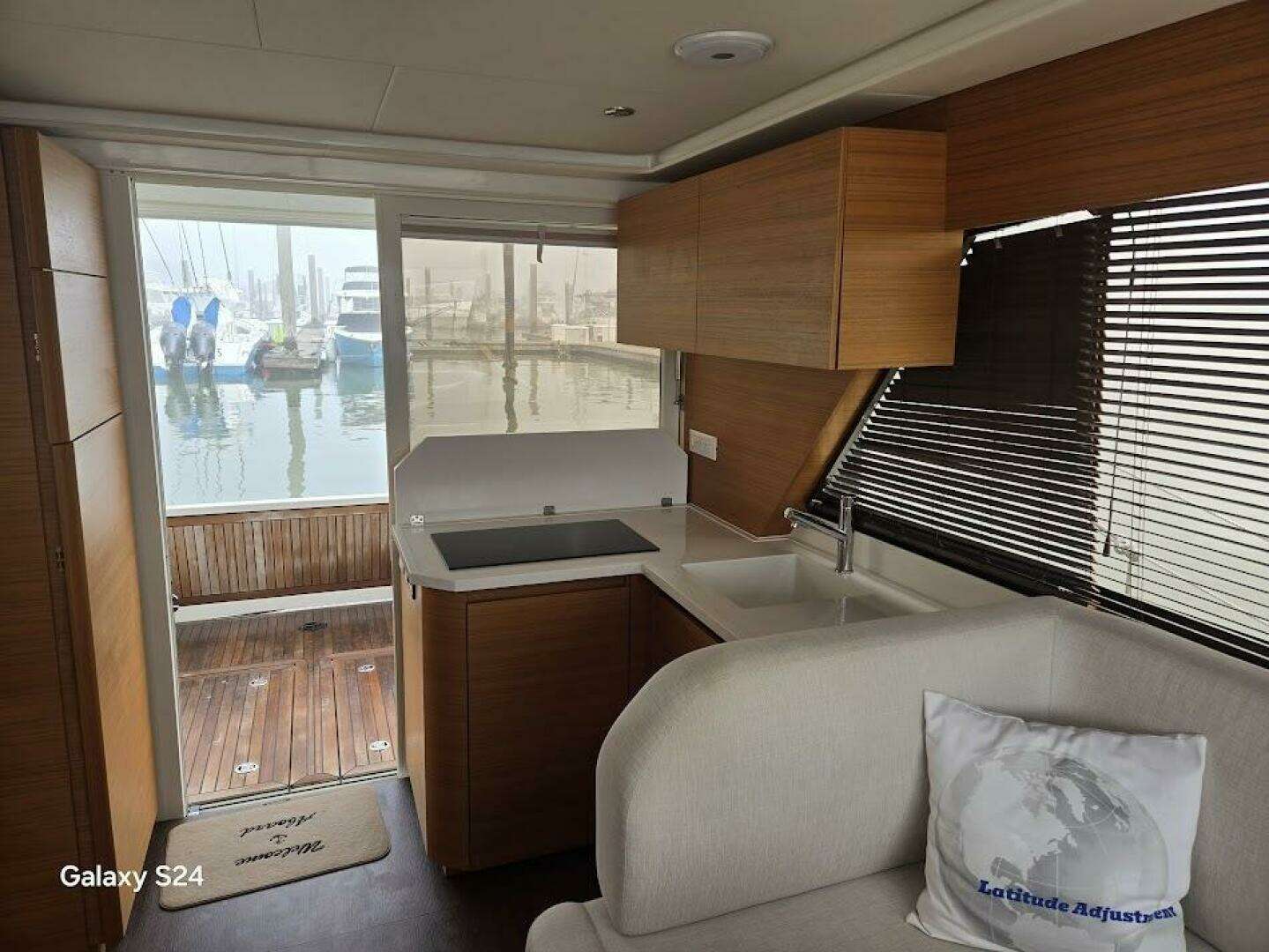 2022 Greenline 39 Hybrid - Image 21