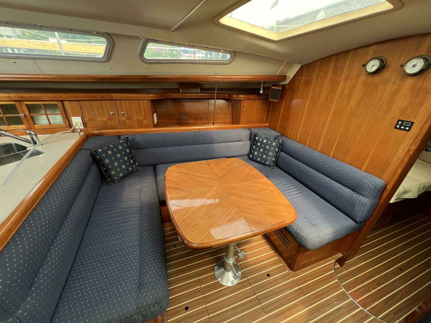2004 Hunter 41 - Image 13