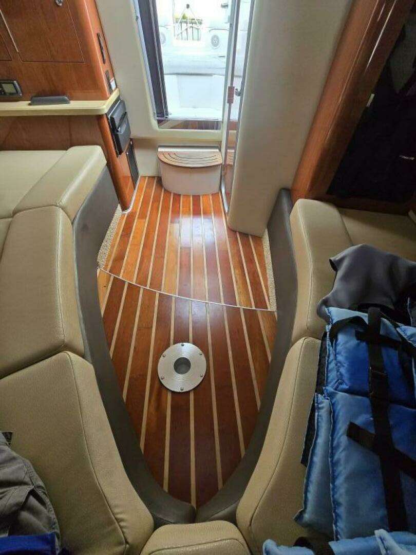 2011 Regal 3350 - Image 19