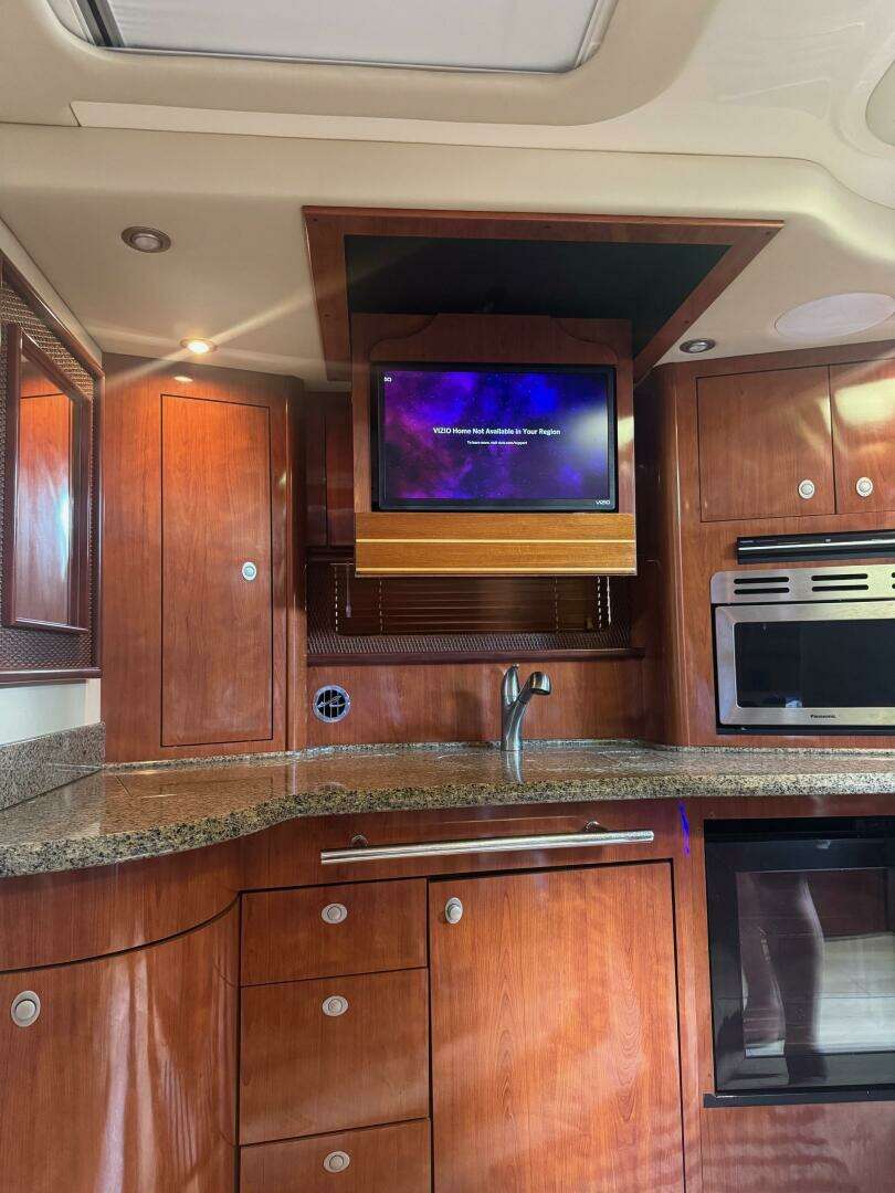 2005 Sea Ray Sundancer - Image 12
