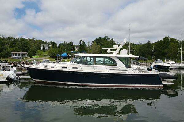 2021 Sabre 58 Salon Express - Image 1
