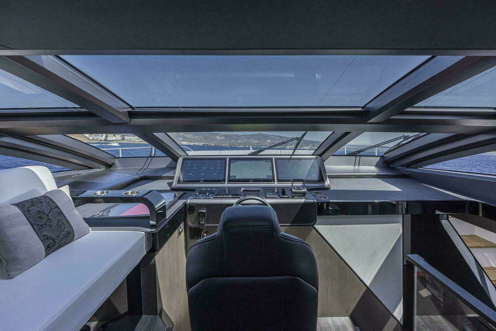 2026 Pearl 82 - Image 34