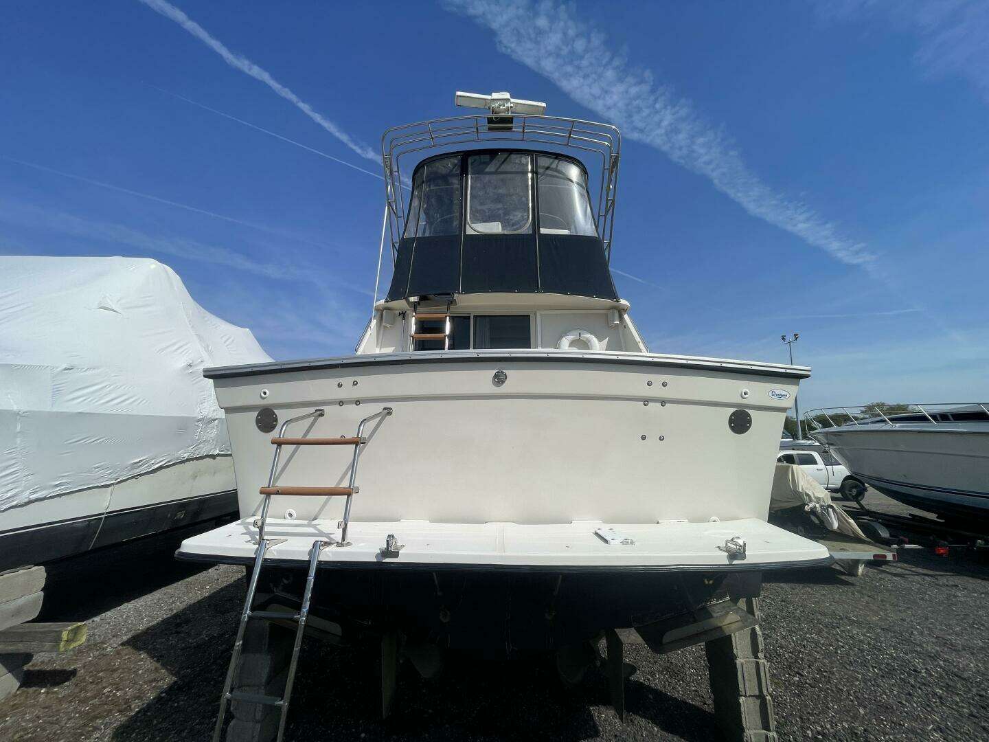 1989 Silverton 37 Convertible - Image 7