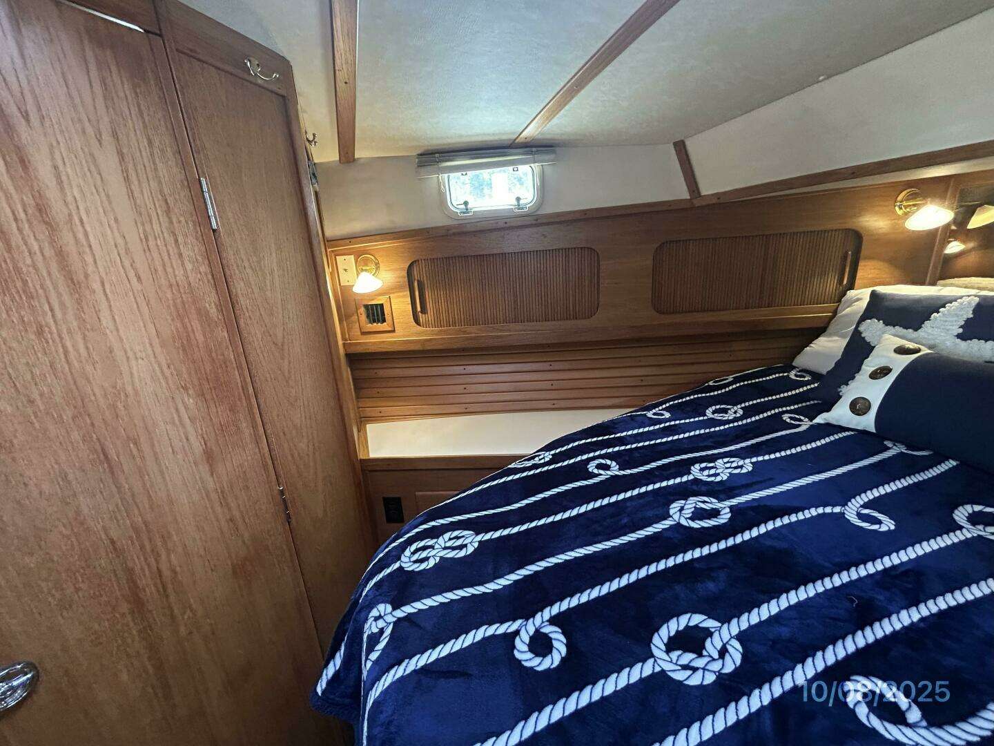 1994 Sabreline Sedan Flybridge - Image 52
