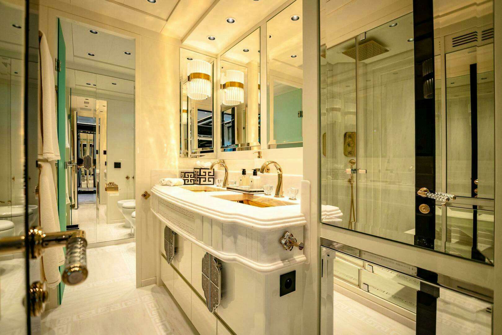 2013 Overmarine Mangusta 108 - Image 24