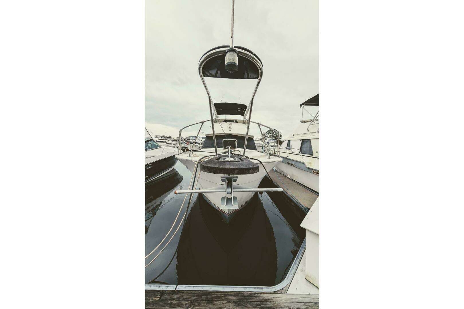 1969 Chris-Craft 35 Commander - Image 4