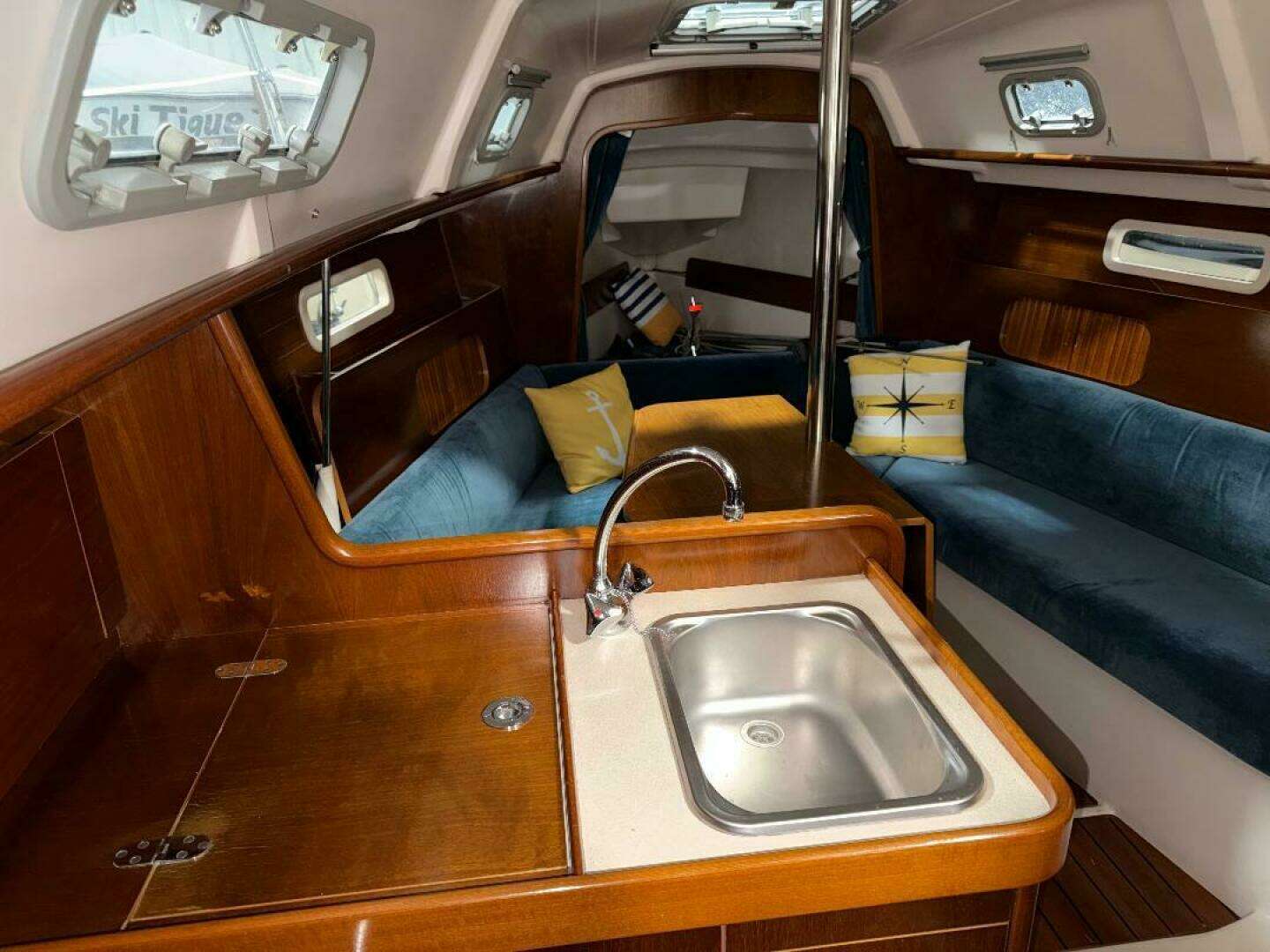 1998 Beneteau 281 - Image 20