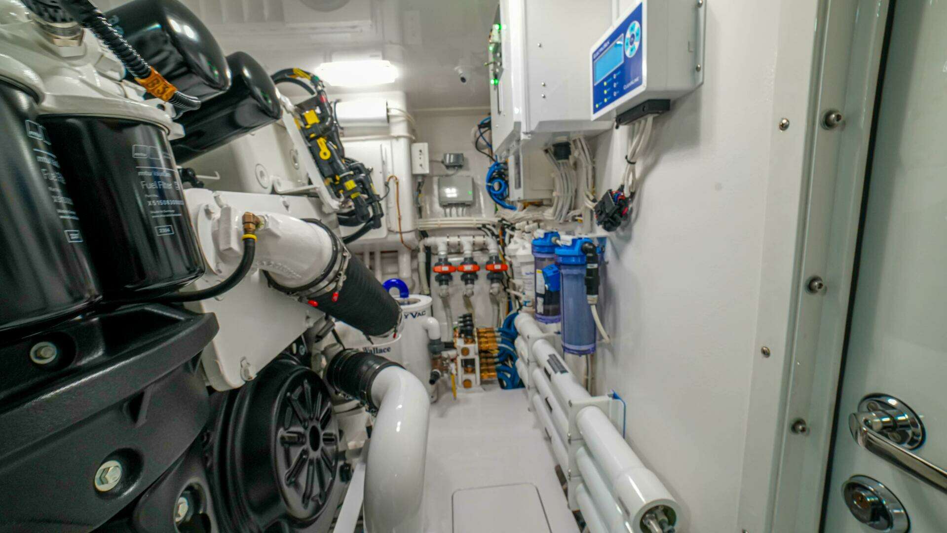 2023 Viking 72 Convertible - Image 111