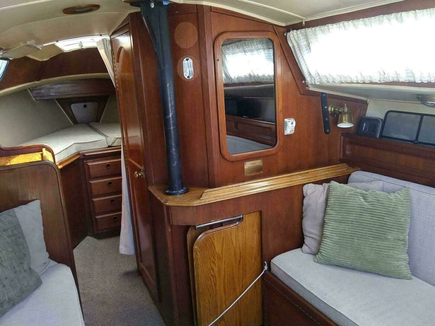 1977 Islander 28 - Image 11