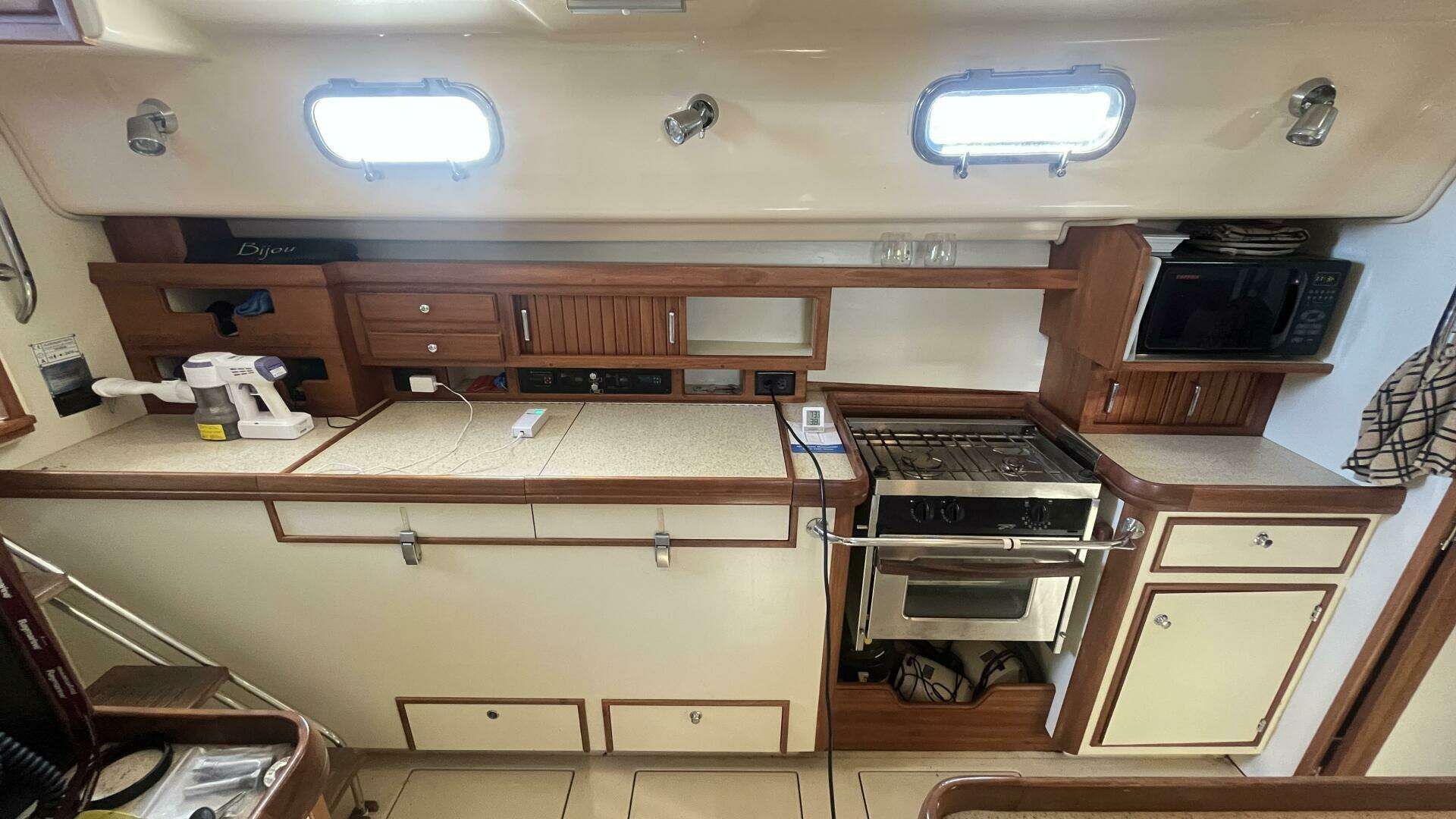 2008 Island Packet SP Cruiser / Motorsailer - Image 20