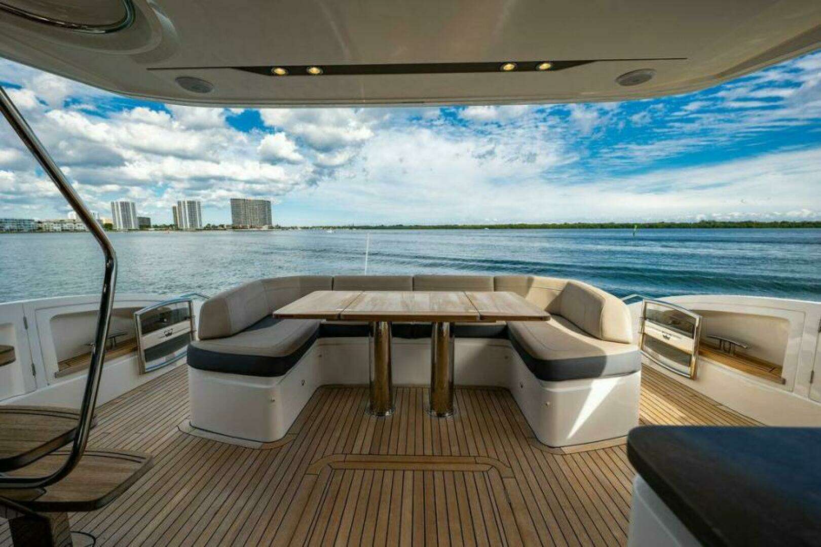 2016 Princess S65 - Image 22
