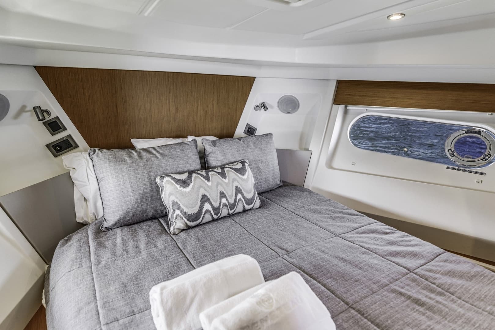 2019 Beneteau Swift Trawler - Image 24