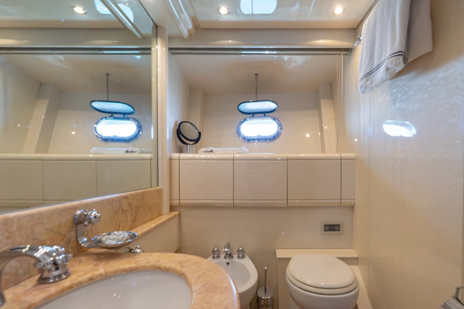 2004 Mangusta 72 - Image 28