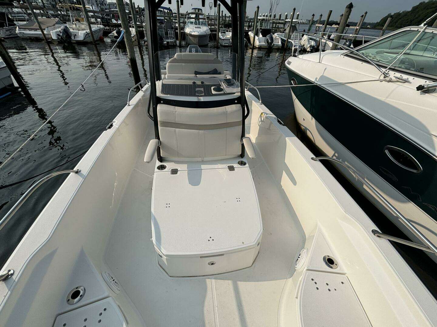 2023 Boston Whaler 250 Dauntless - Image 20