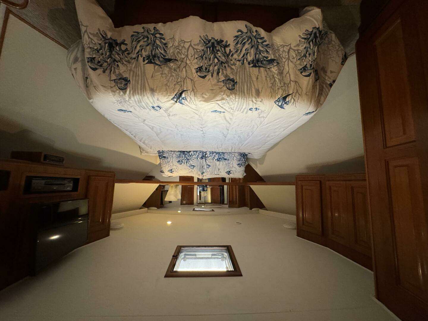 1995 Viking 58 Convertible - Image 39