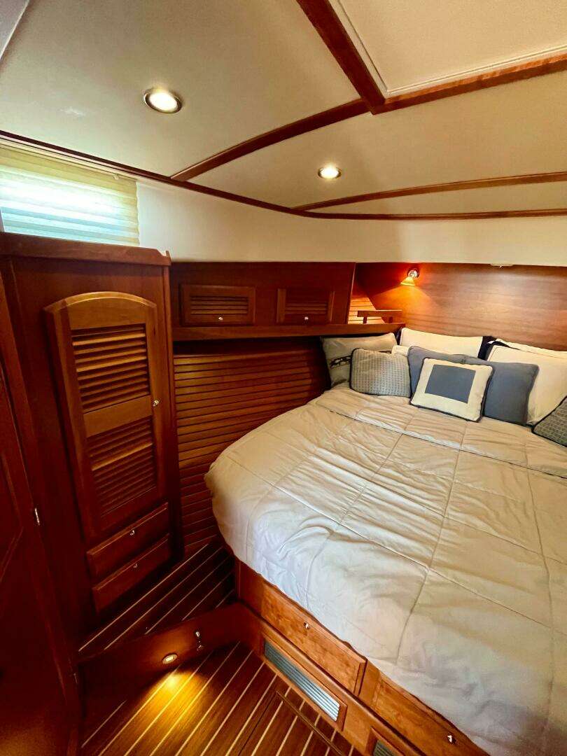 2010 Sabre 40 Sedan - Image 31