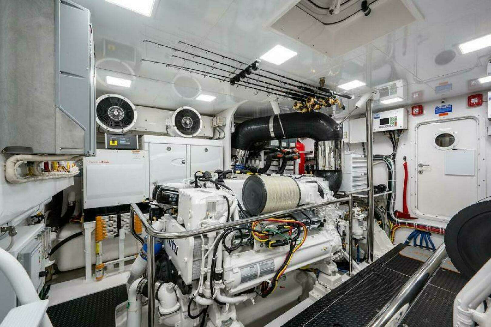 2018 Viking Enclosed Flybridge - Image 86