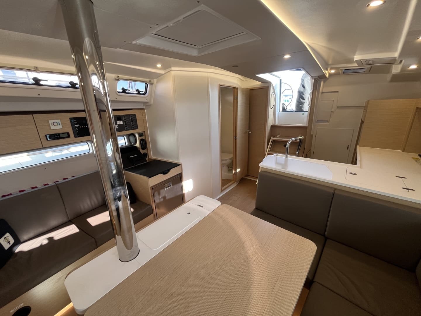 2025 Hanse 360 - Image 25