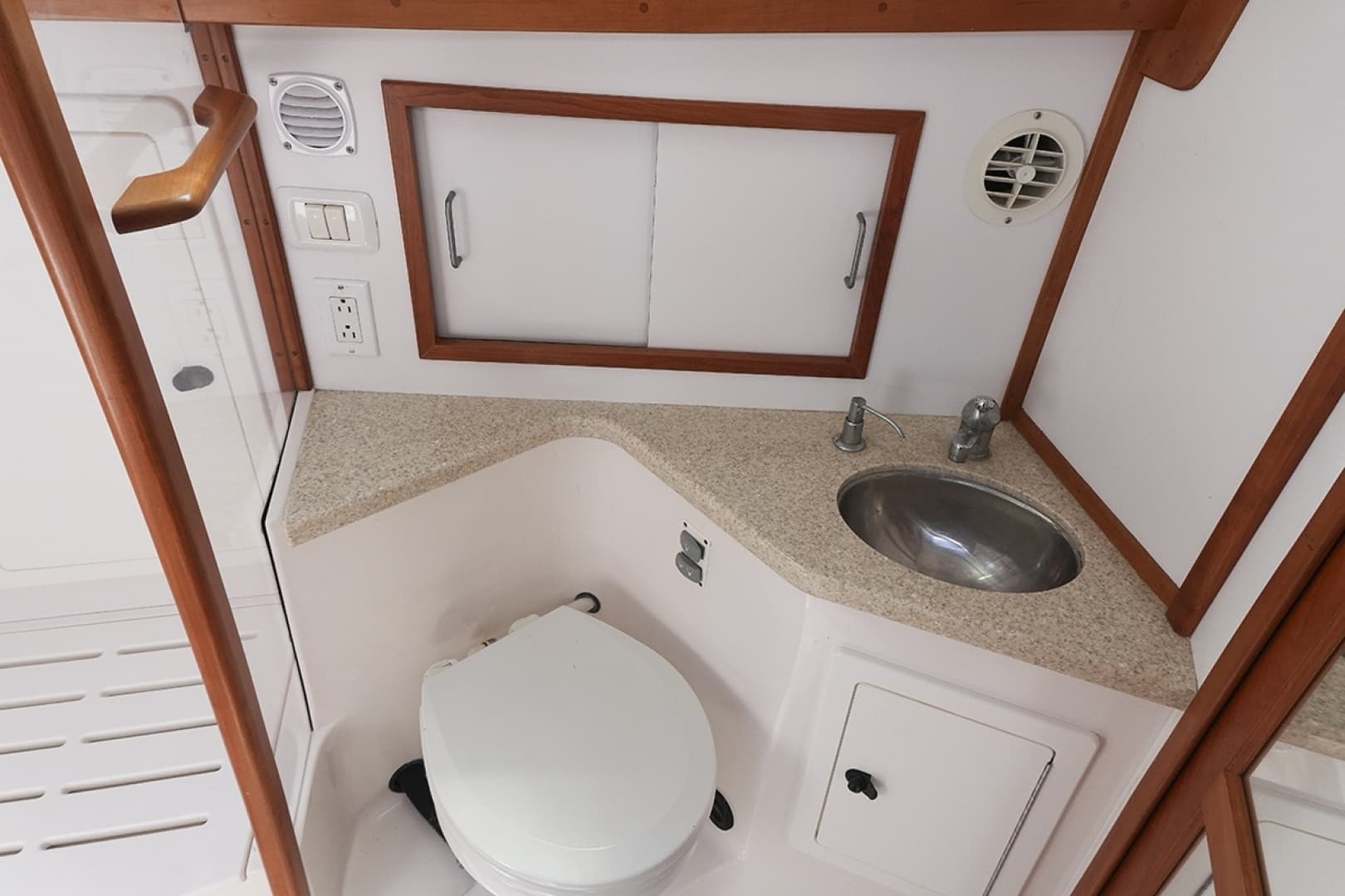 2006 Sabre 38 Hard Top Express - Image 34