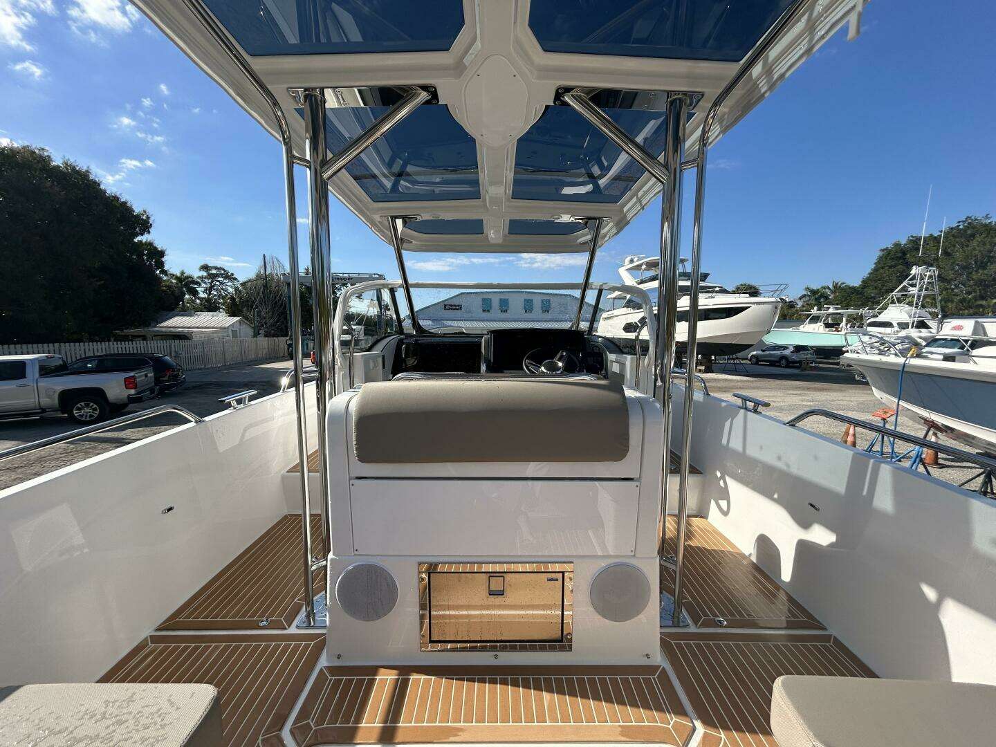 2024 Nimbus Tender 9 - Image 22