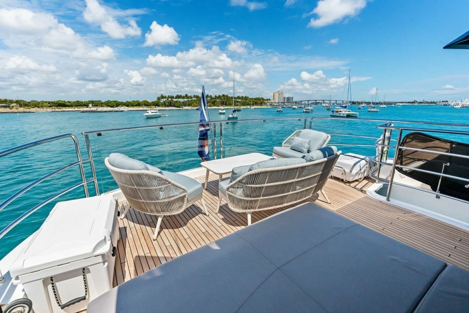 2026 Sunseeker 88 Yacht - Image 22