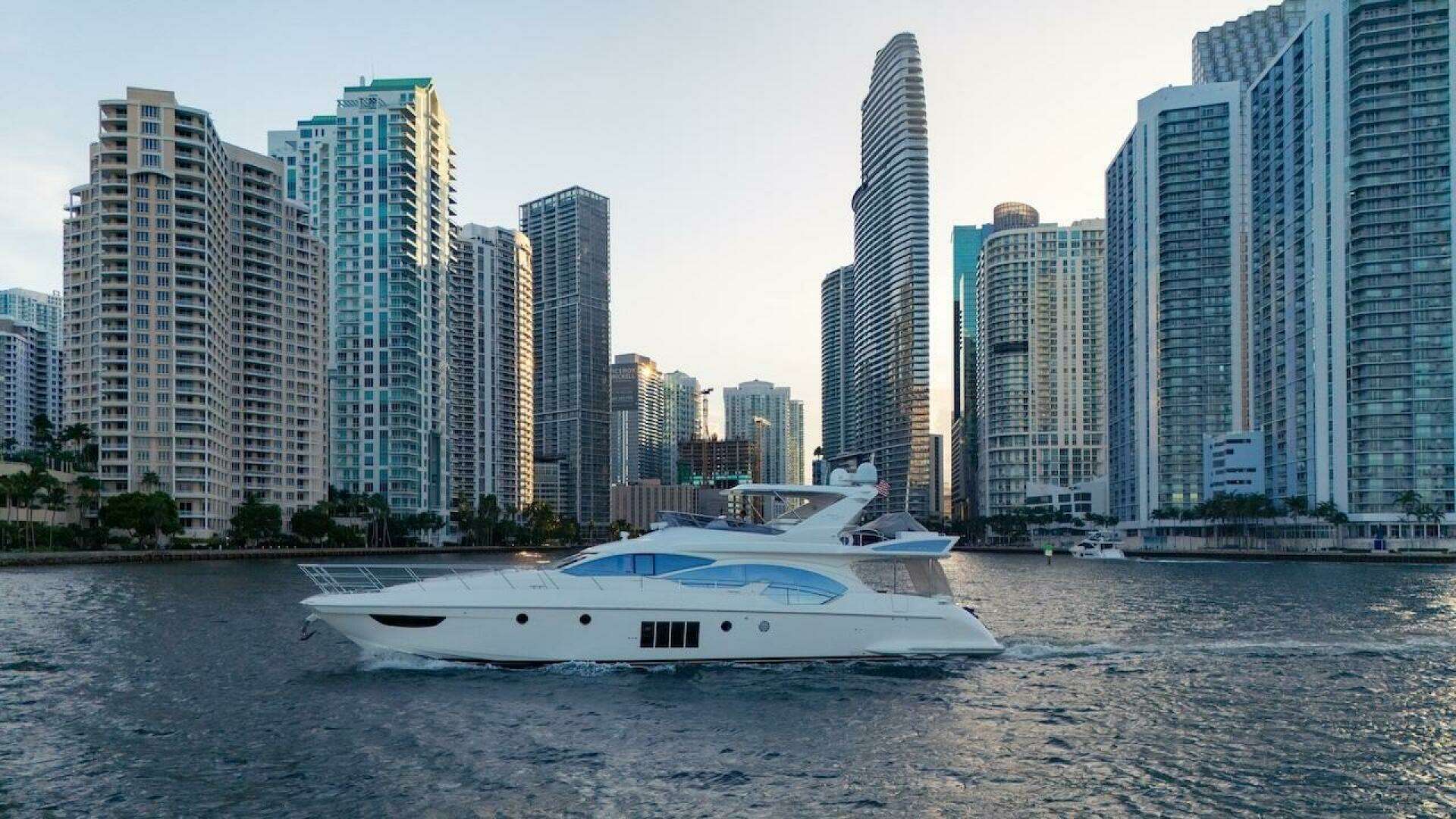2012 Azimut Evolution - Image 5