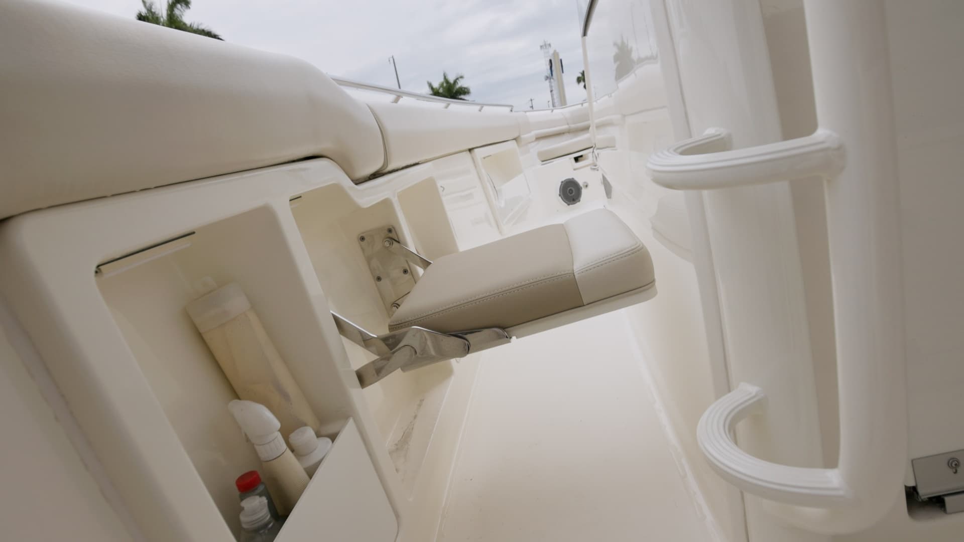 2018 Boston Whaler Outrage - Image 15