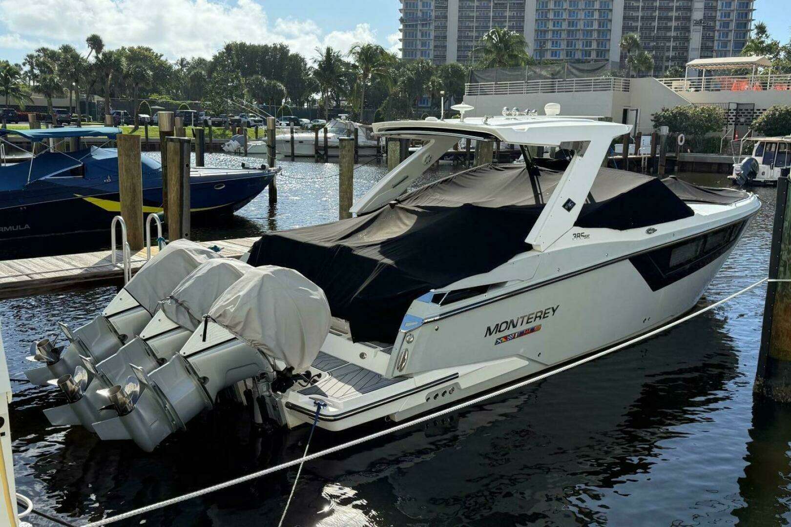 2022 Monterey 385 Super Express - Image 3