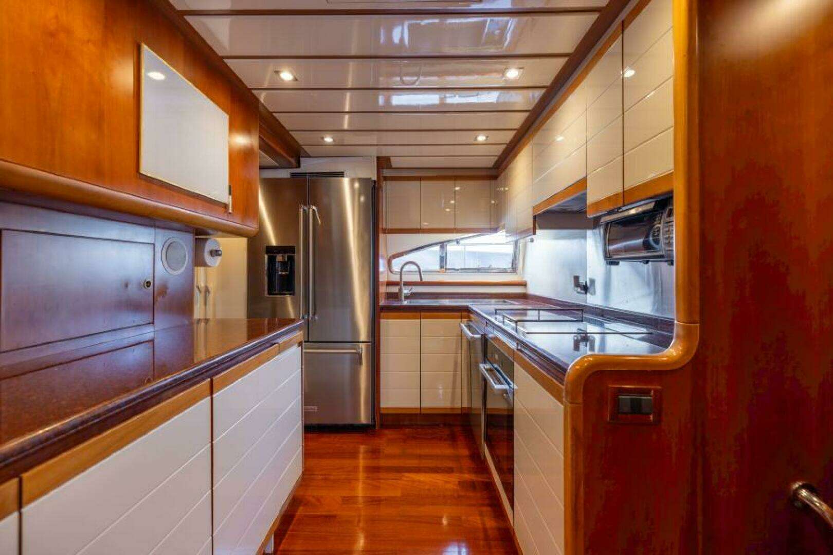 2001 Ferretti Yachts 94 Raised Pilothouse - Image 7