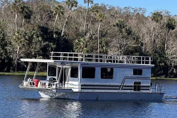 1999 Aqua Chalet 4614 - Image 1