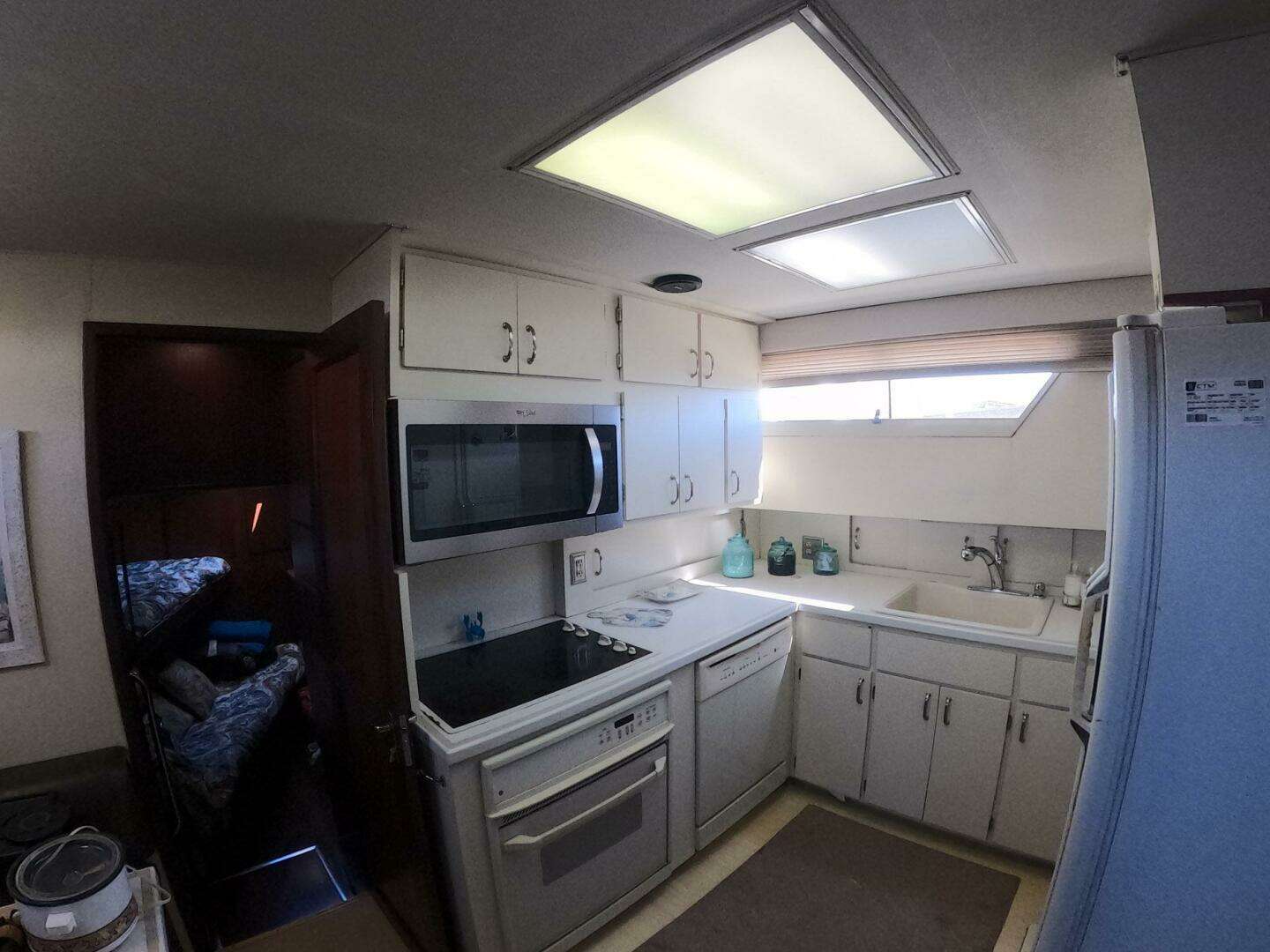 1987 Hatteras 54MY - Image 22